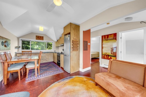 2474 5Th Avenue E, Vancouver, BC - Indoor