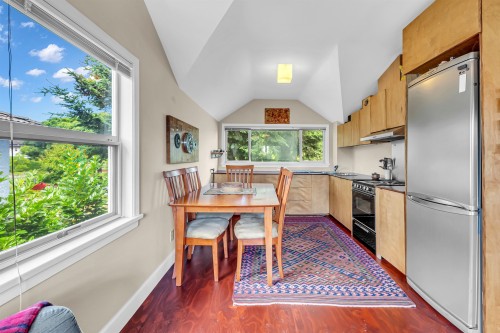 2474 5Th Avenue E, Vancouver, BC - Indoor
