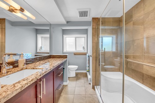 2474 5Th Avenue E, Vancouver, BC - Indoor Photo Showing Bathroom