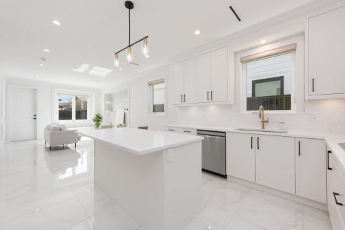 11308 Williams Road, Richmond, BC - Indoor Photo Showing Kitchen With Upgraded Kitchen