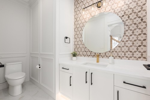 11308 Williams Road, Richmond, BC - Indoor Photo Showing Bathroom