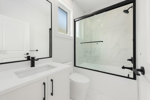 11308 Williams Road, Richmond, BC - Indoor Photo Showing Bathroom