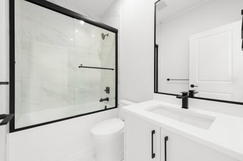 11308 Williams Road, Richmond, BC - Indoor Photo Showing Bathroom