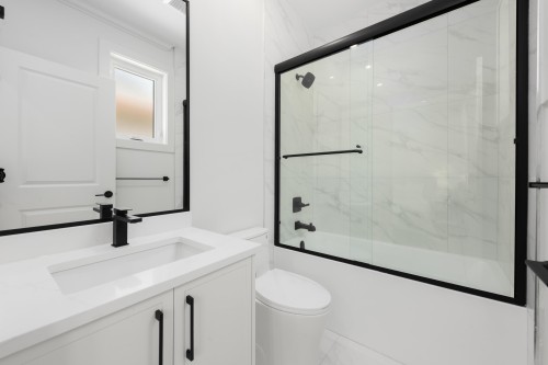 11308 Williams Road, Richmond, BC - Indoor Photo Showing Bathroom