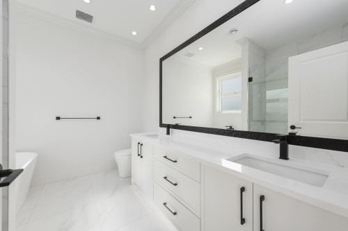 11308 Williams Road, Richmond, BC - Indoor Photo Showing Bathroom