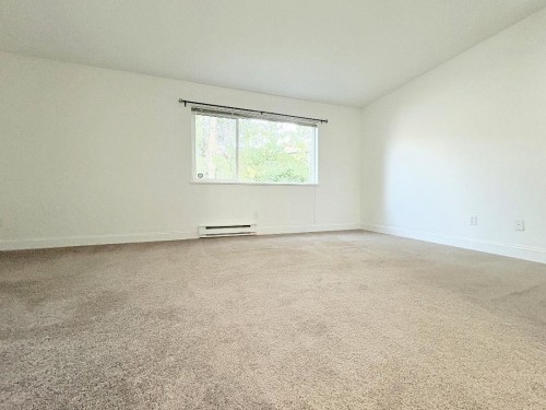 8-7400 Minoru Boulevard, Richmond, BC - Indoor Photo Showing Other Room
