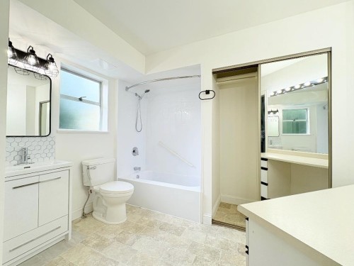 8-7400 Minoru Boulevard, Richmond, BC - Indoor Photo Showing Bathroom