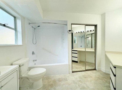 8-7400 Minoru Boulevard, Richmond, BC - Indoor Photo Showing Bathroom