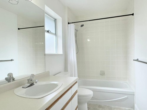 8-7400 Minoru Boulevard, Richmond, BC - Indoor Photo Showing Bathroom