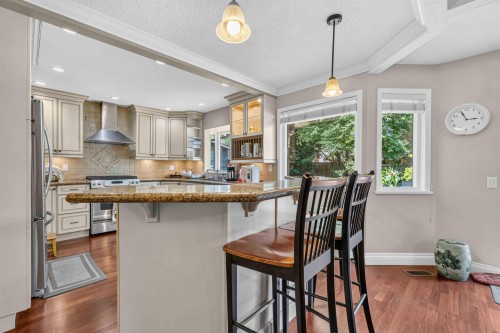 5375 Opal Place, Richmond, BC - Indoor Photo Showing Kitchen With Upgraded Kitchen