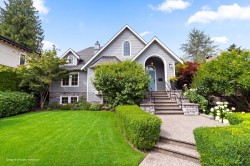 1733 Fulton Avenue  West Vancouver, BC V7V 1S8