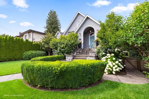 1733 Fulton Avenue, West Vancouver, BC 