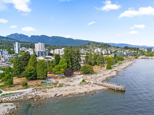 1733 Fulton Avenue, West Vancouver, BC 