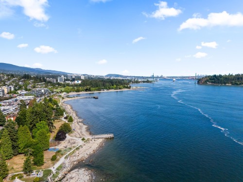 1733 Fulton Avenue, West Vancouver, BC 