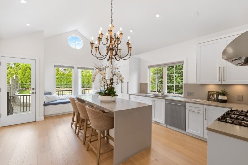 1733 Fulton Avenue, West Vancouver, BC 