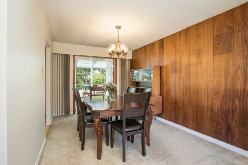 1470 June Crescent, Port Coquitlam, BC - Indoor Photo Showing Dining Room