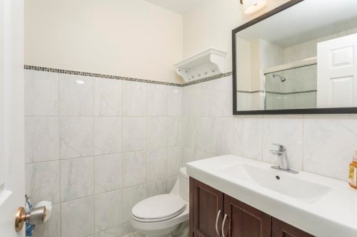 1470 June Crescent, Port Coquitlam, BC - Indoor Photo Showing Bathroom