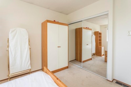 1470 June Crescent, Port Coquitlam, BC - Indoor Photo Showing Other Room