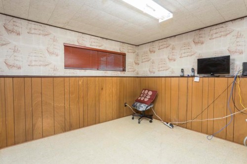 1470 June Crescent, Port Coquitlam, BC - Indoor Photo Showing Other Room