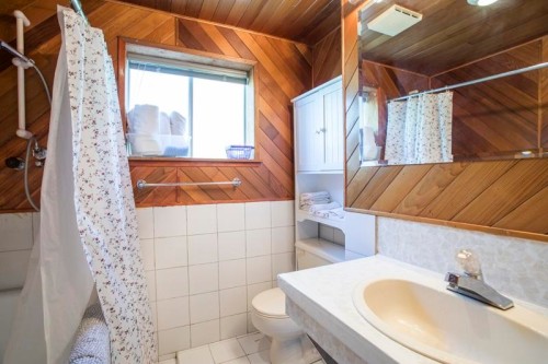 1470 June Crescent, Port Coquitlam, BC - Indoor Photo Showing Bathroom