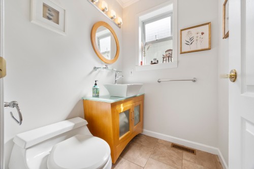 3608 7Th Avenue W, Vancouver, BC 
