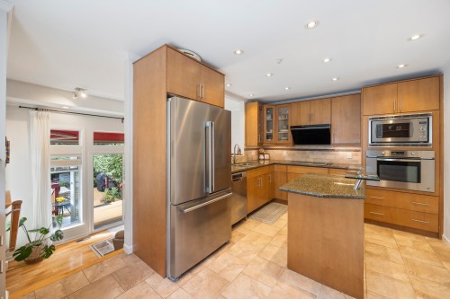 3608 7Th Avenue W, Vancouver, BC 