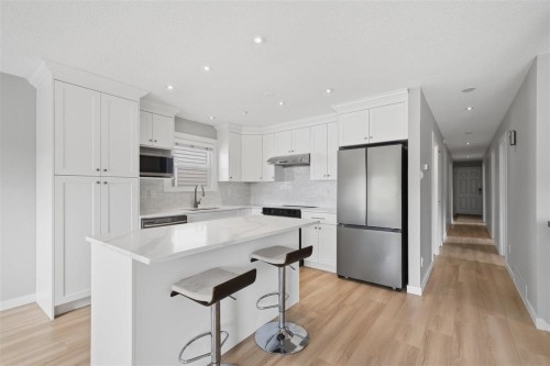 2270 Irvine Avenue, Port Coquitlam, BC 