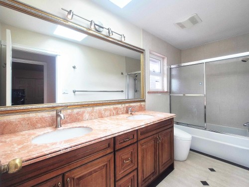 5720 Eastman Drive, Richmond, BC - Indoor Photo Showing Bathroom
