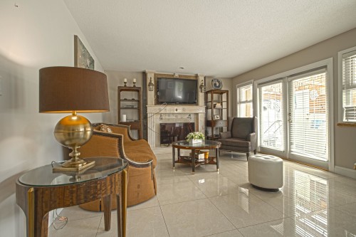 5720 Eastman Drive, Richmond, BC - Indoor Photo Showing Other Room