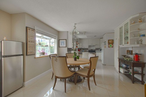 5720 Eastman Drive, Richmond, BC - Indoor Photo Showing Dining Room