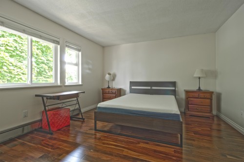 5720 Eastman Drive, Richmond, BC - Indoor Photo Showing Bedroom