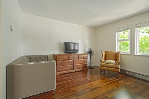 5720 Eastman Drive, Richmond, BC - Indoor