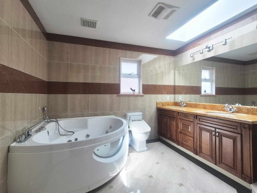 5720 Eastman Drive, Richmond, BC - Indoor Photo Showing Bathroom