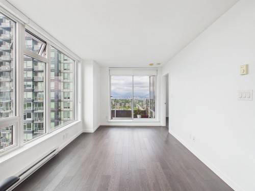 2202-5515 Boundary Road  Vancouver, BC V5R 0E3