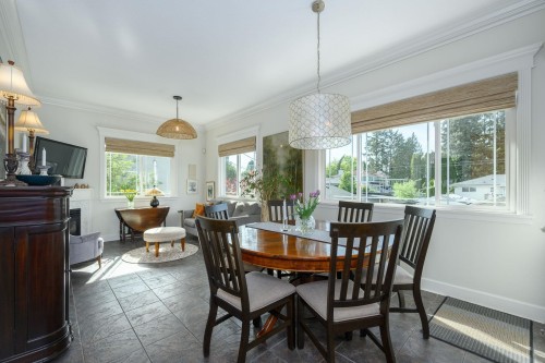 8013 17Th Avenue, Burnaby, BC 