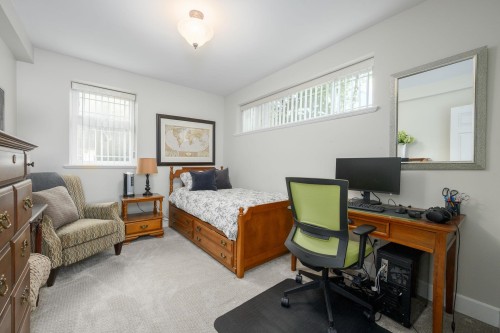 8013 17Th Avenue, Burnaby, BC 
