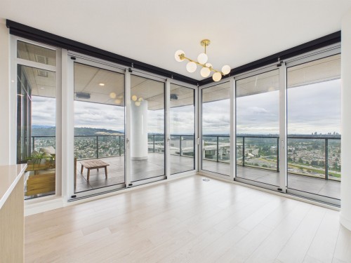 4906-4880 Lougheed Highway, Burnaby, BC - Indoor Photo Showing Other Room