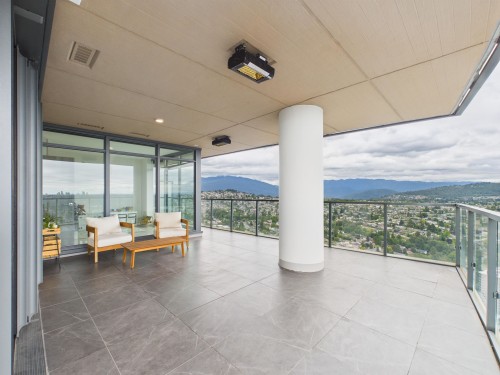 4906-4880 Lougheed Highway, Burnaby, BC -  With Exterior