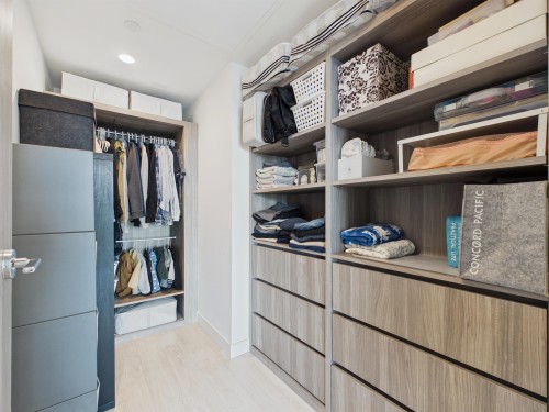 4906-4880 Lougheed Highway, Burnaby, BC - Indoor With Storage