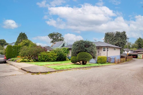 2137 20Th Avenue, Vancouver, BC 