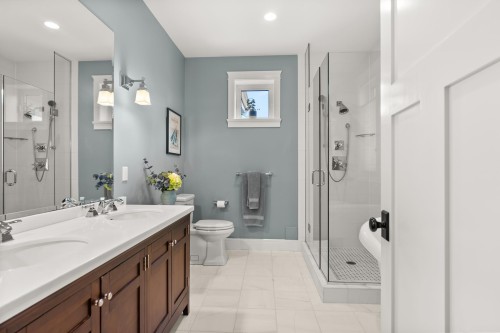 4896 12 Avenue, Delta, BC - Indoor Photo Showing Bathroom