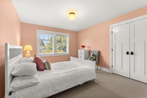 4896 12 Avenue, Delta, BC - Indoor Photo Showing Bedroom