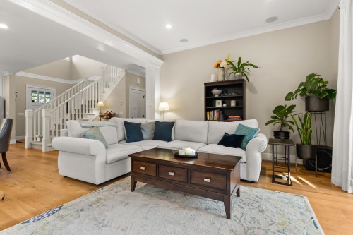 4896 12 Avenue, Delta, BC - Indoor Photo Showing Living Room