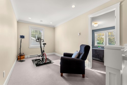 4896 12 Avenue, Delta, BC - Indoor Photo Showing Gym Room