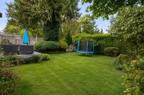 6431 Rosebery Avenue, West Vancouver, BC 
