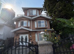 5009 Payne Street  Vancouver, BC V5R 4J5