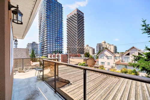 5009 Payne Street, Vancouver, BC - Outdoor With Facade