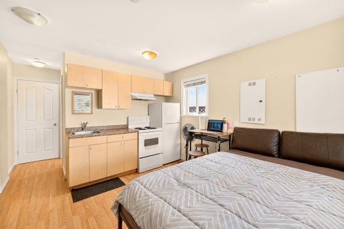 5009 Payne Street, Vancouver, BC - Indoor