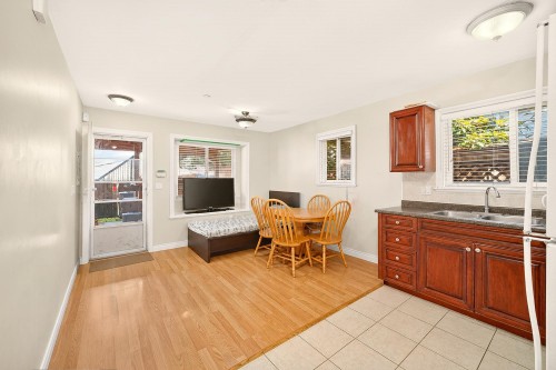 5009 Payne Street, Vancouver, BC - Indoor