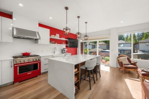 10091 243Rd Street, Maple Ridge, BC - Indoor Photo Showing Kitchen With Upgraded Kitchen